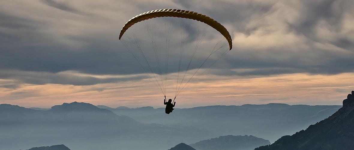 Pump adrenaline with paragliding