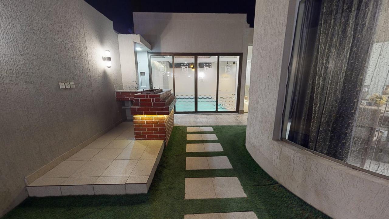 Amazing Chalet with Comfortable and Simple Furniture | 976 BBQ/Picnic Area