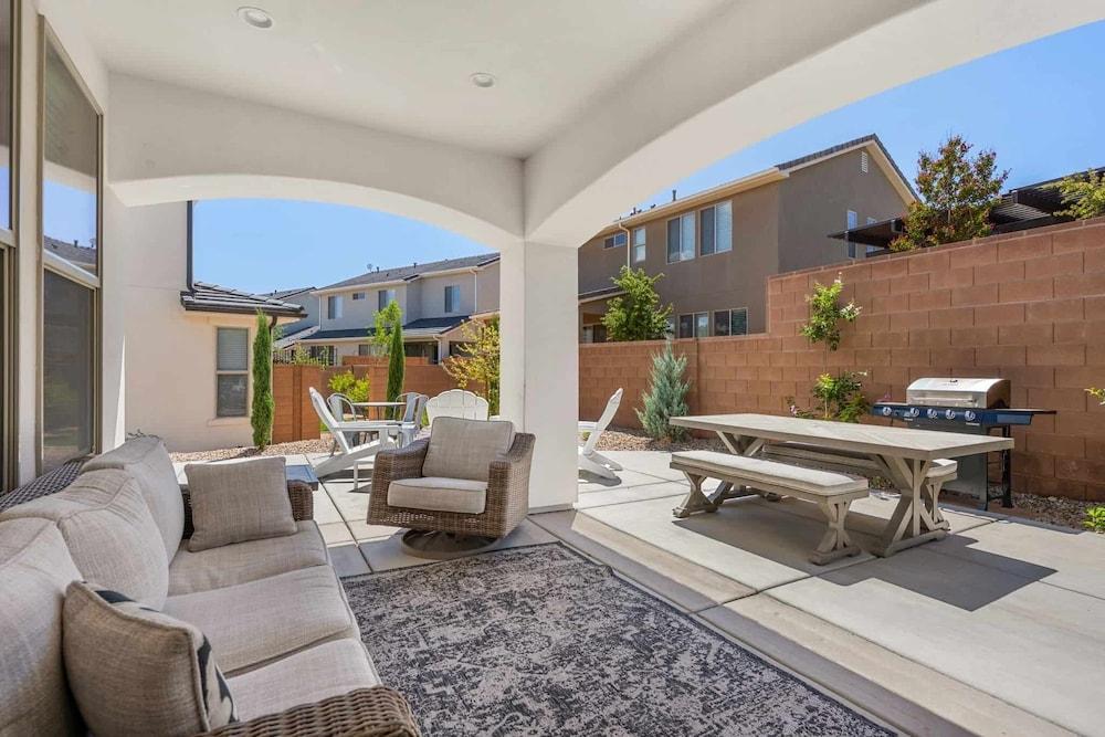 Le Blanc 365 by RedAwning Featured Image