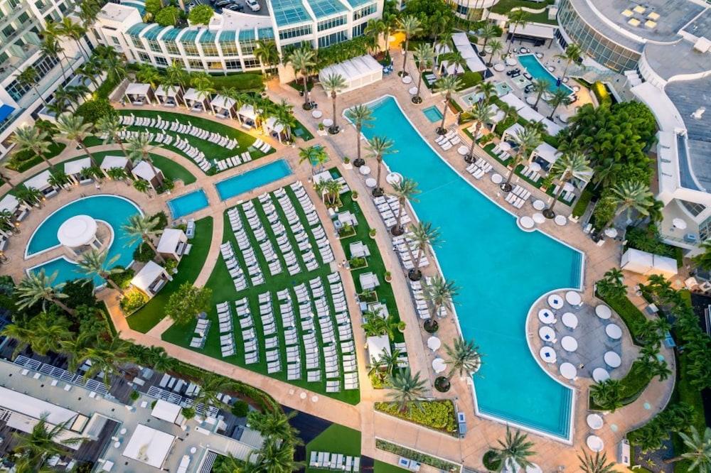 FontaineBleau Resort Balcony w/ Ocean plus Bay View Waterslide