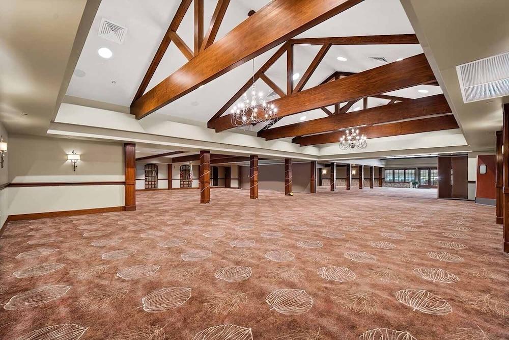 Shadowbrook Resort Reception