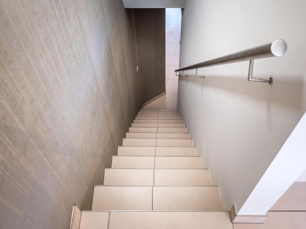 دوبليكس نير زيديك آند سنتر ويذ صني بالكوني داخلي