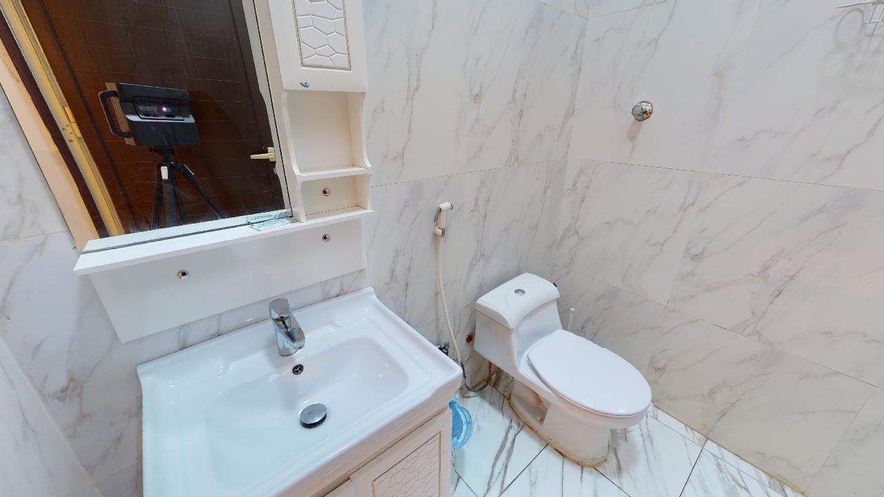 Elegant Chalet with BBQ Are | 1727 Bathroom