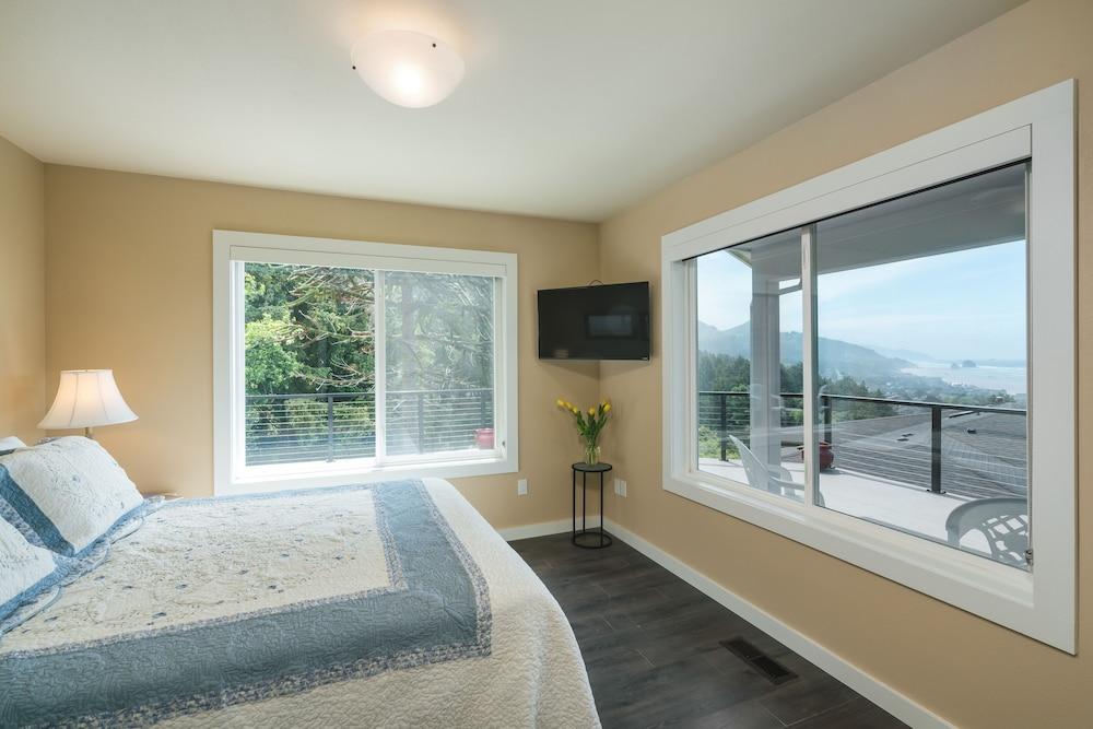 Anchor's Retreat by Avantstay Gorgeous Clift Top Views w/ Incredible Patio