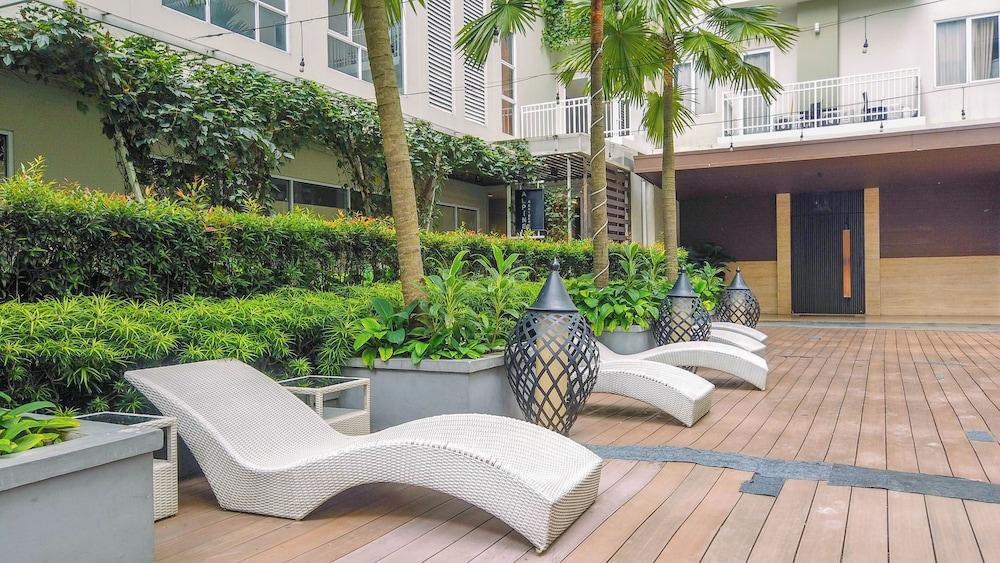 Comfortable And Good Studio Bogor Icon Apartment Exterior
