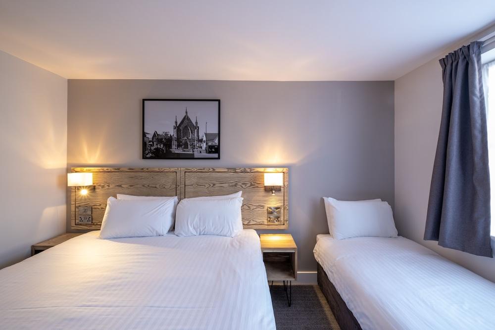Two Rivers, Chepstow by Marston’s Inns Room