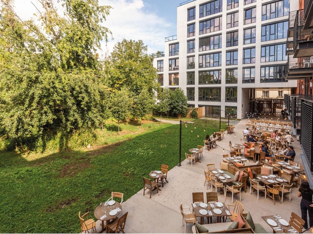 موب هاوس المنطقة الخارجية