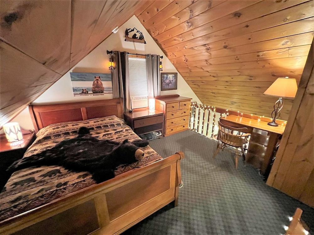 Rustic Retreat 3 min Walk From Main St Plymouth