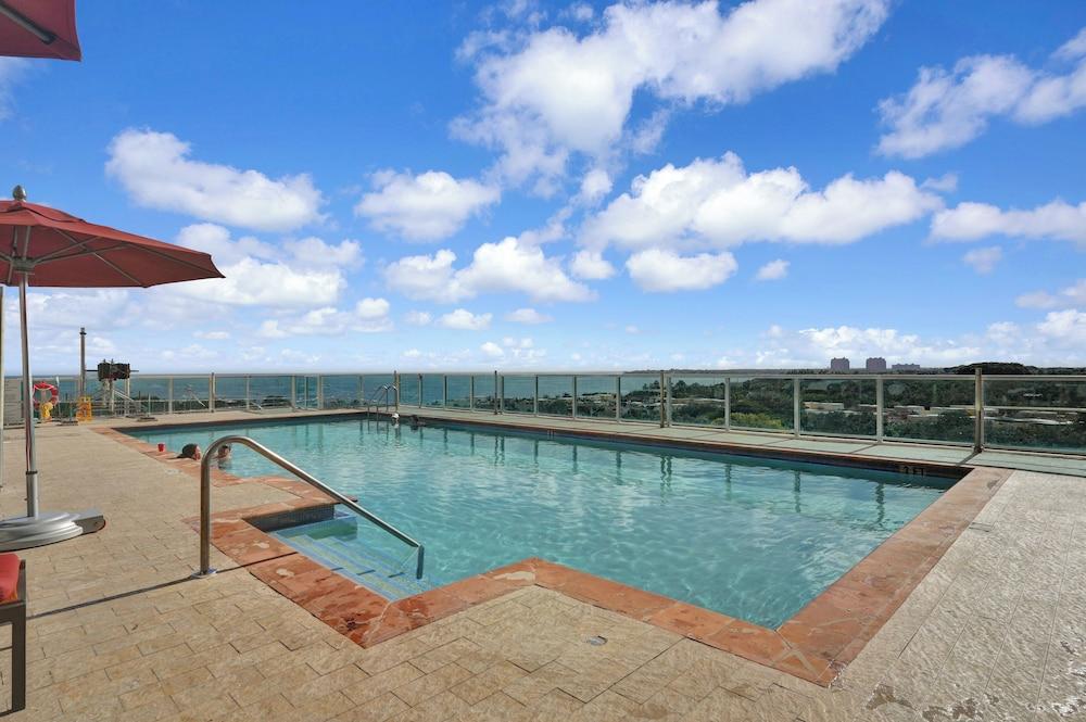 Amazing SEA VIEW Studio Waterslide