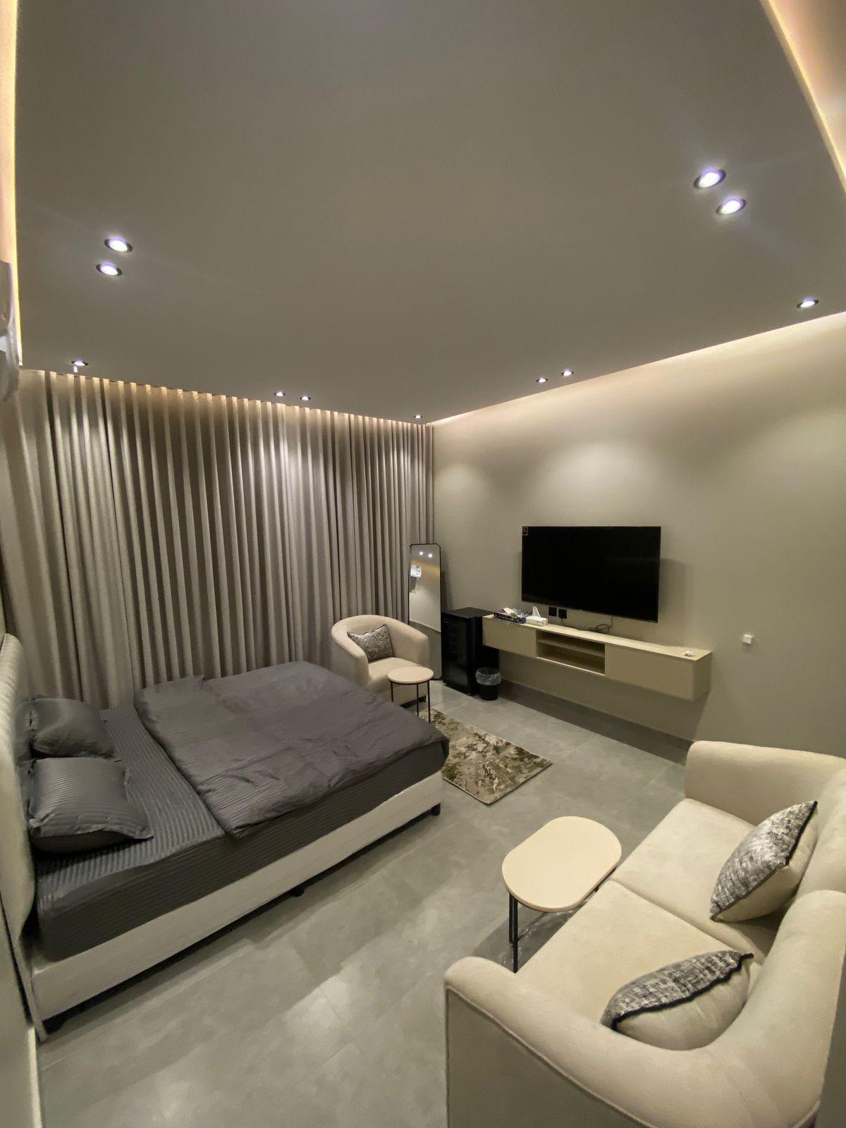 Elegant Studio with Self Check-in | 5760 Featured Image