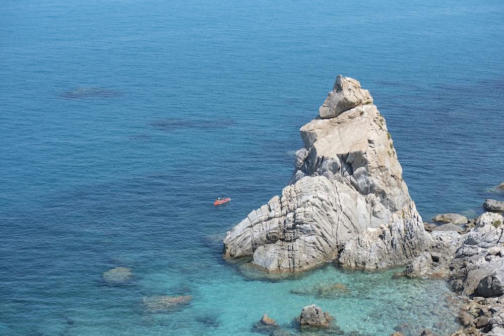 بوجيو دي تروبيا الصورة الأساسية