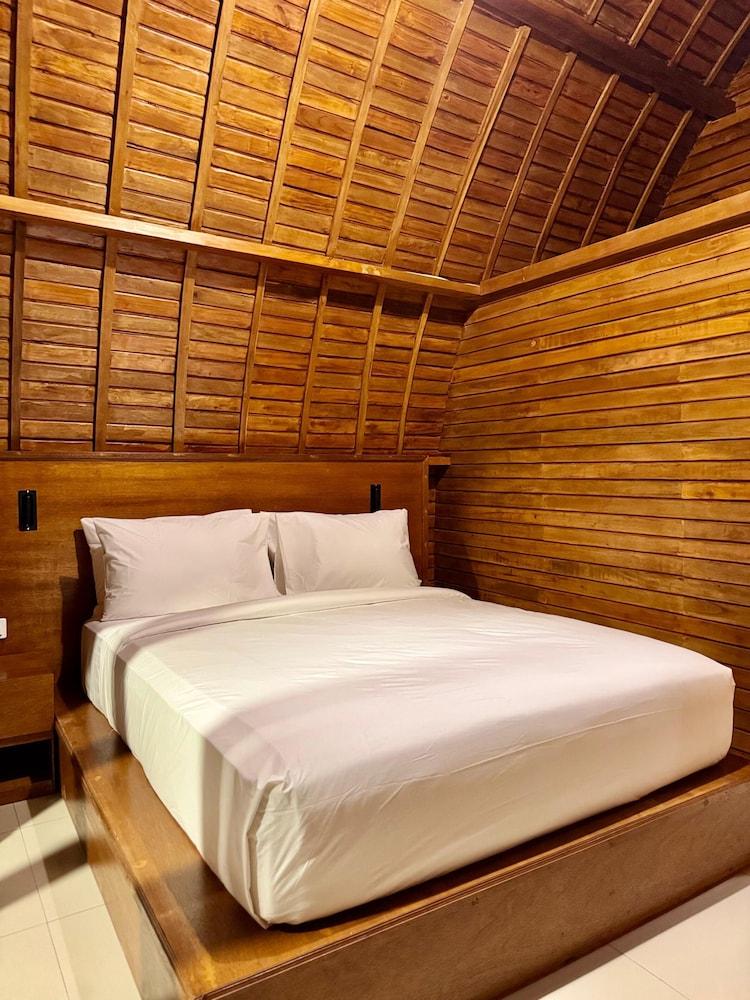 Ungasan Center Hostel Room
