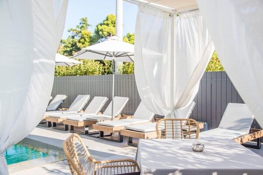 Glyfada Riviera Hotel Exterior