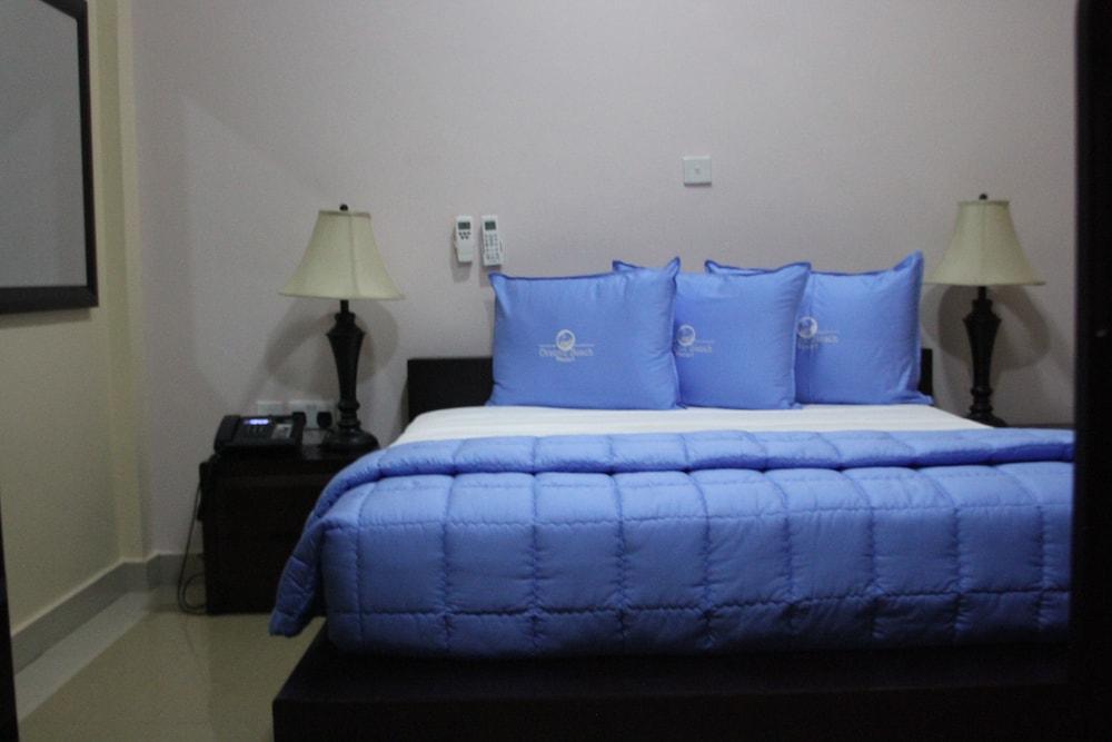Oceanic Hotel
