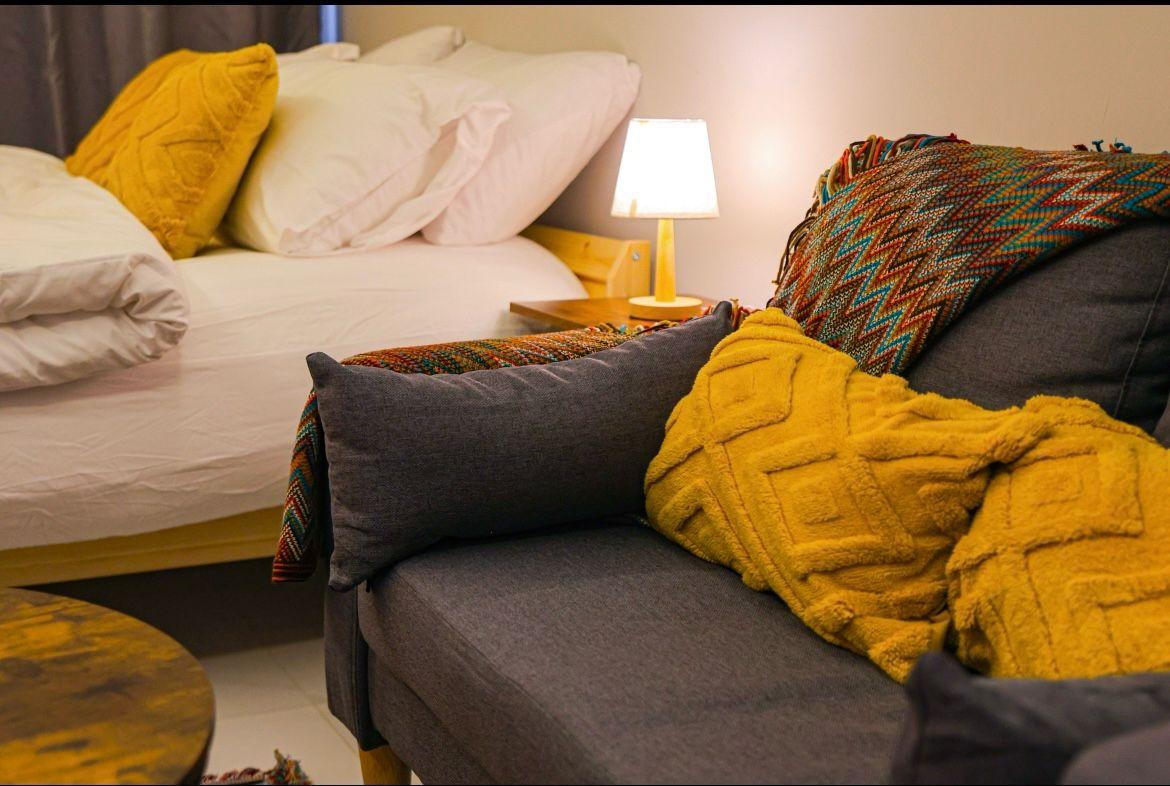 Elegant Studio with Comfortable and Simple Furniture | 5590 Bedroom