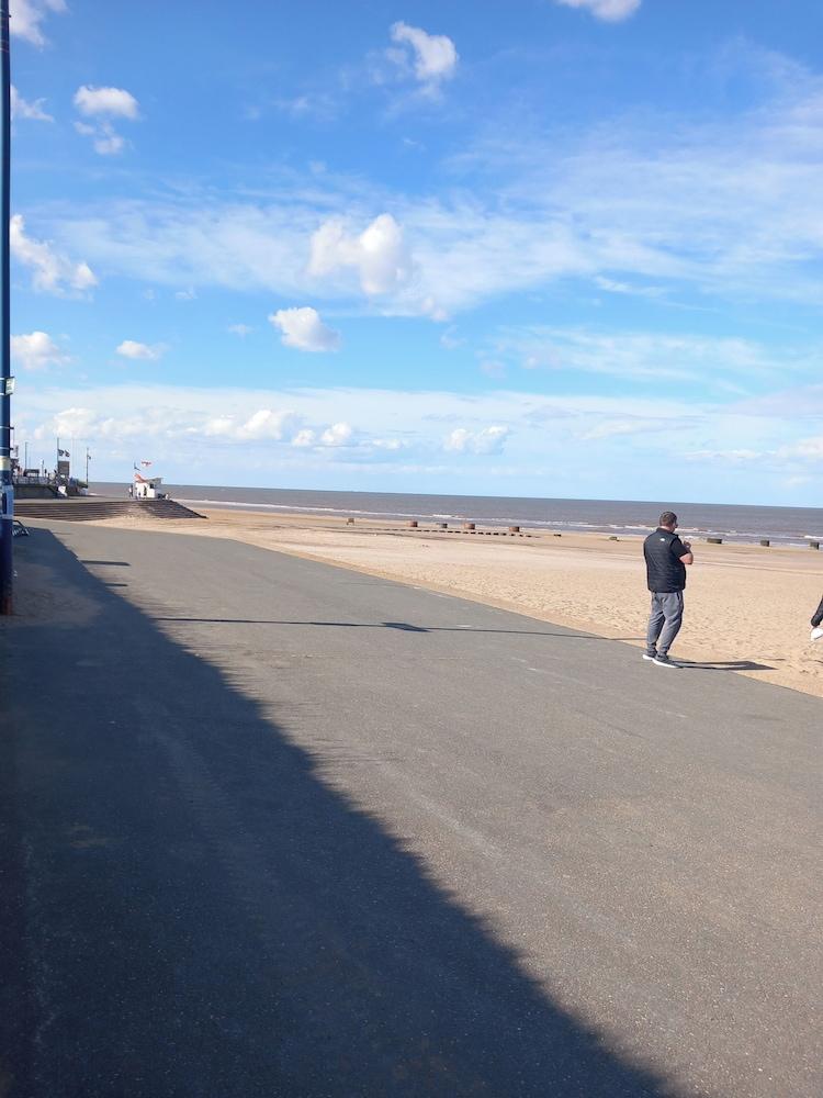 كارافان إسكايب آت هابي دايز مابليثورب الشاطئ