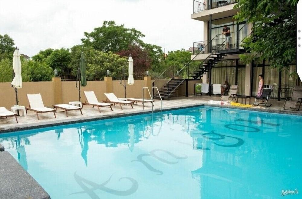 Hotel Amigo I