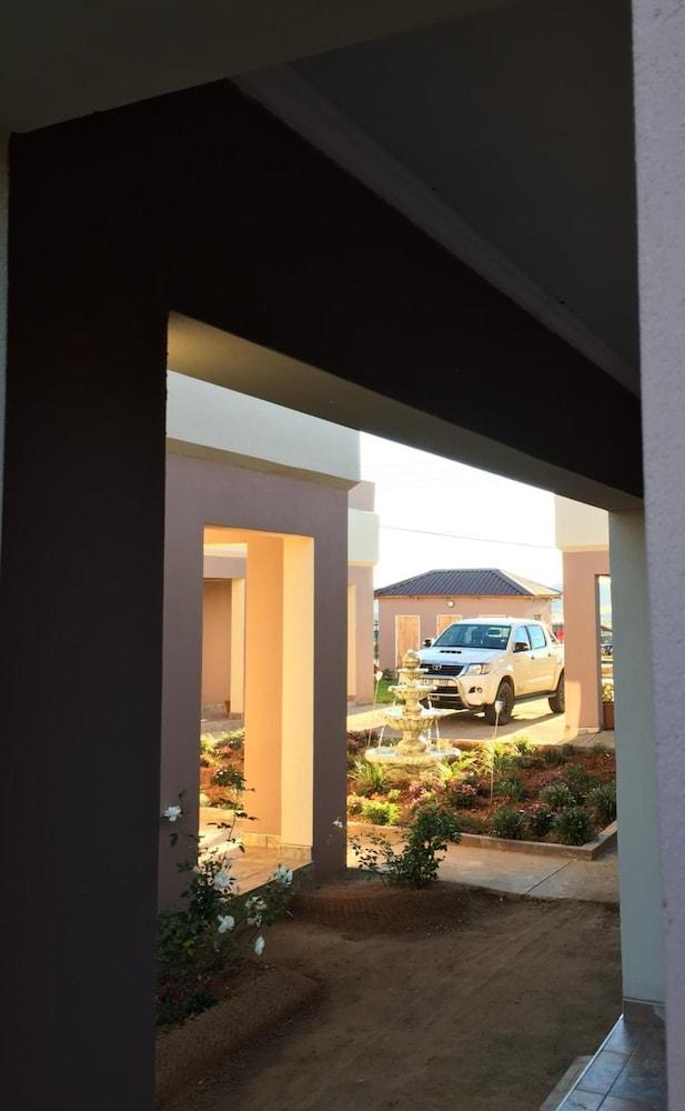 Horizon View Guesthouse Property Grounds