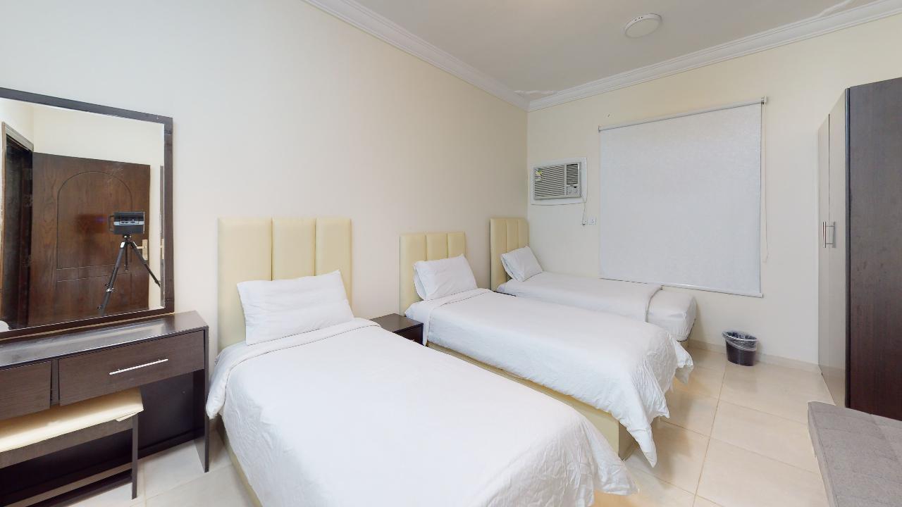 Elegant Apartment with Comfortable and Simple Furniture | 1981 Room