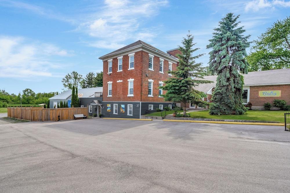 The Bloomfield Inn