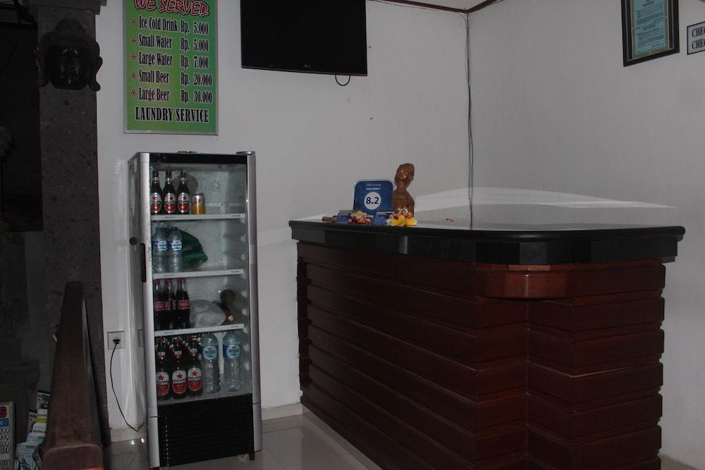 Letos Kubu Homestay Reception