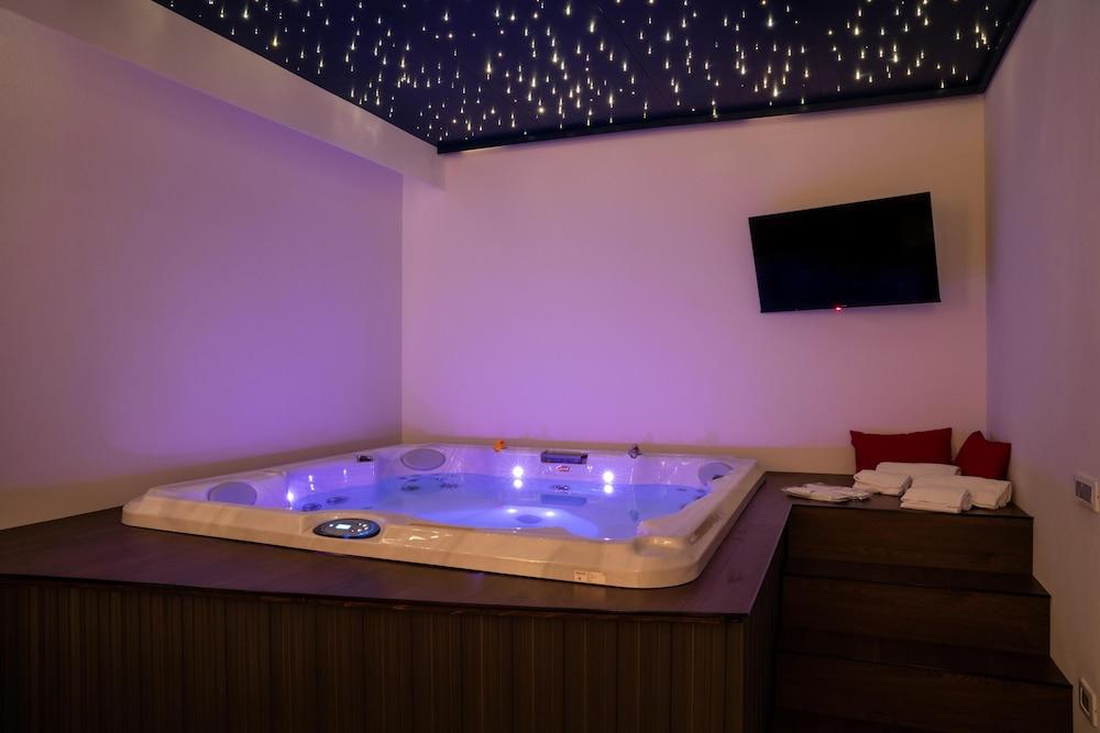 L'Oleandro Room's - Suite & Spa Featured Image