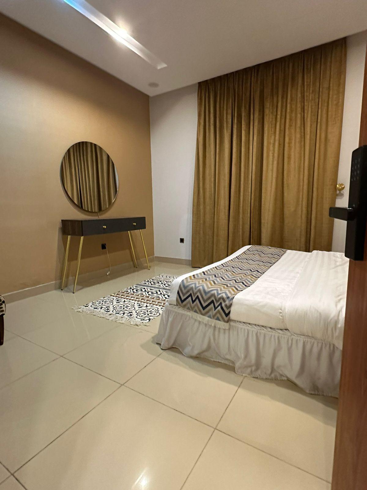 Amazing Apartment with Comfortable and Simple Furniture | 4327 Bedroom