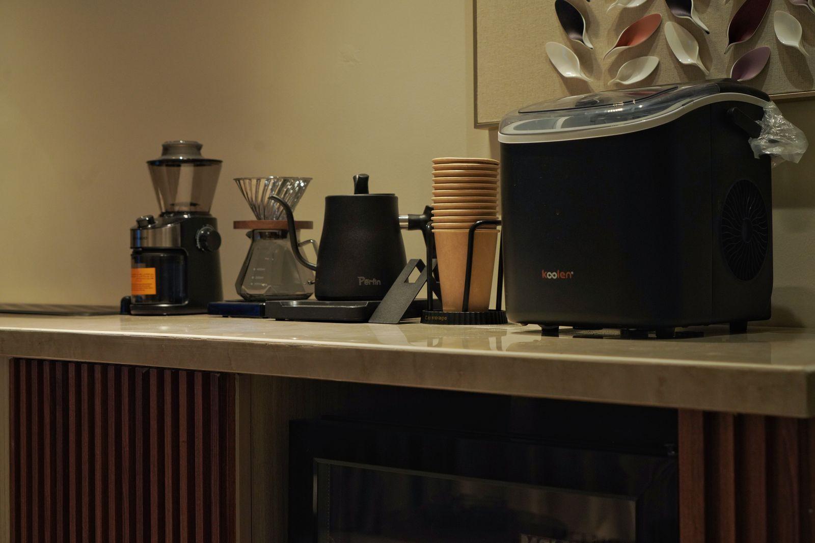 Luxurious Apartment with Comfortable and Simple Furniture | 5596 Interior