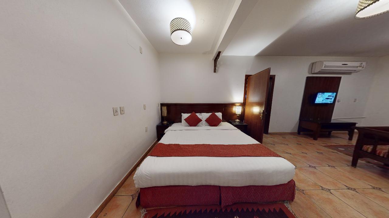 Comfy Chalet with Comfortable and Simple Furniture | 1017 Bedroom