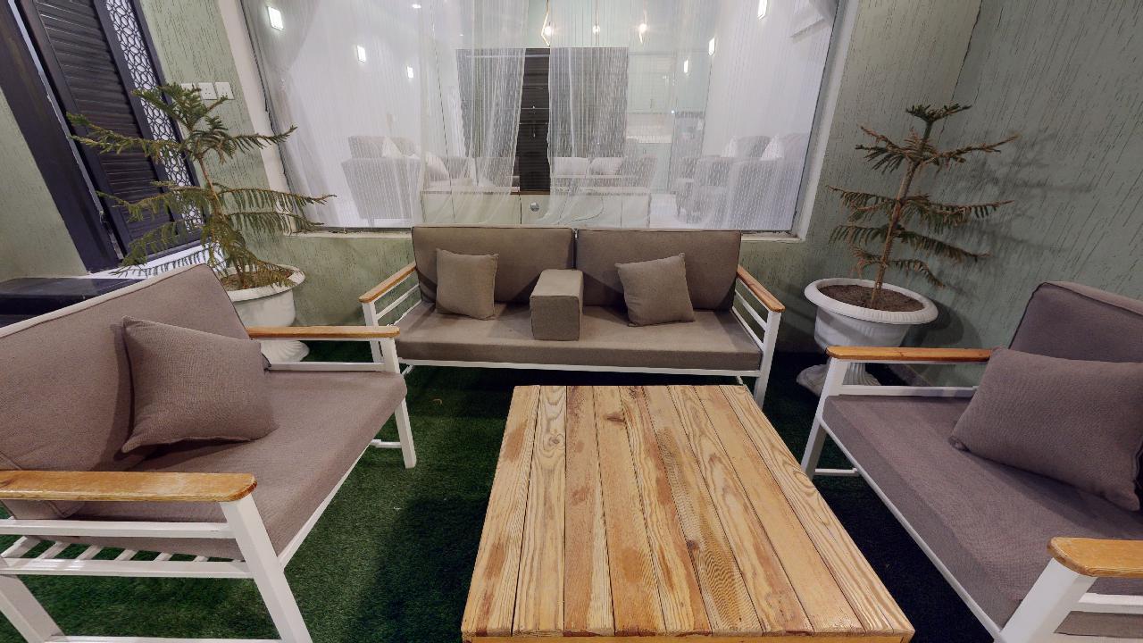 Comfy Chalet with Comfortable and Simple Furniture | 1307