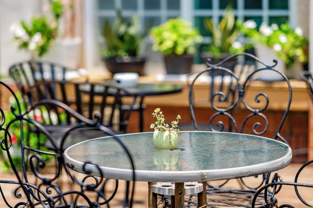 ذا هاوس أوف هير مان ييسير المنطقة الخارجية