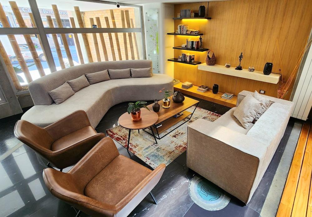 هوتل 5 إيليمينتوس كورفيريس ب ا يإ بي منطقة الاستقبال