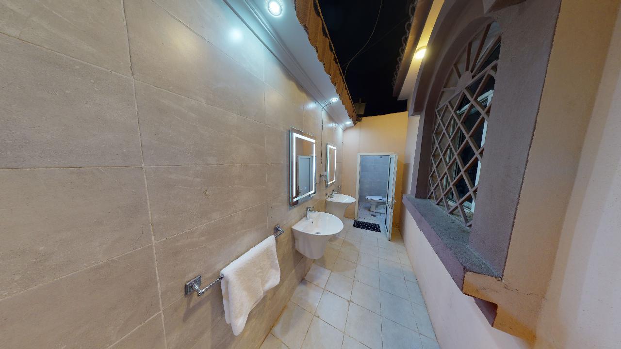 Luxurious Chalet with Play Area | 1878 Bathroom