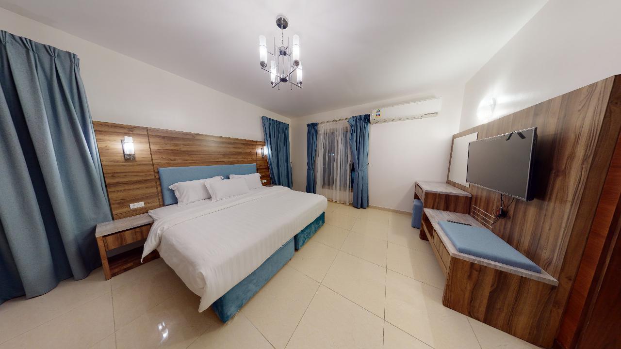 Amazing Chalet with Comfortable and Simple Furniture | 977 Room