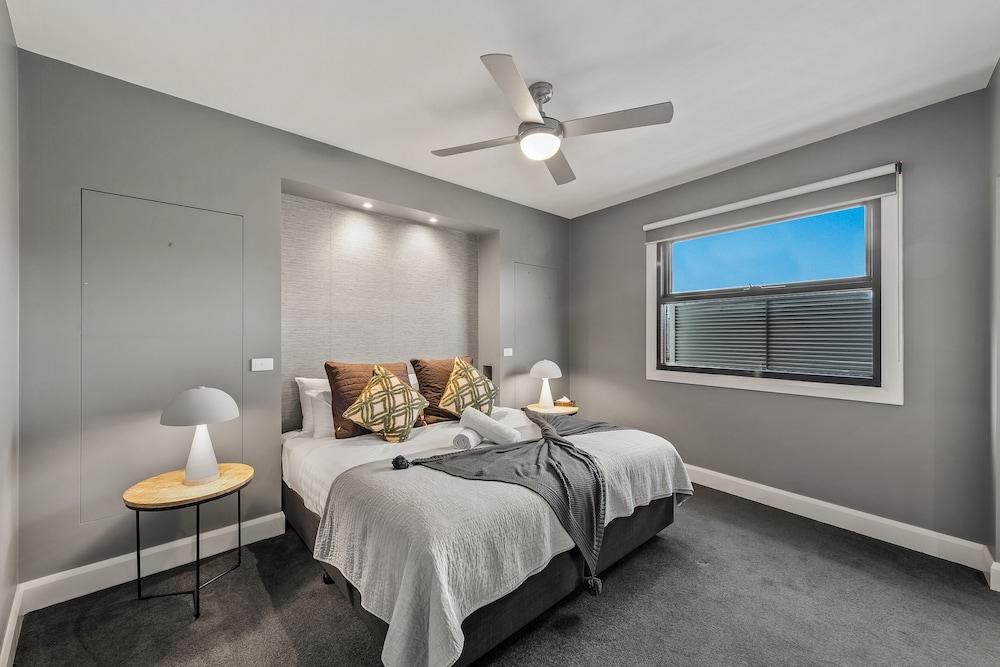 StayCentral - Moonee Ponds Penthouse Room