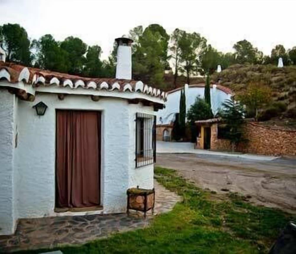 Cuevas del Tío Tobas Exterior