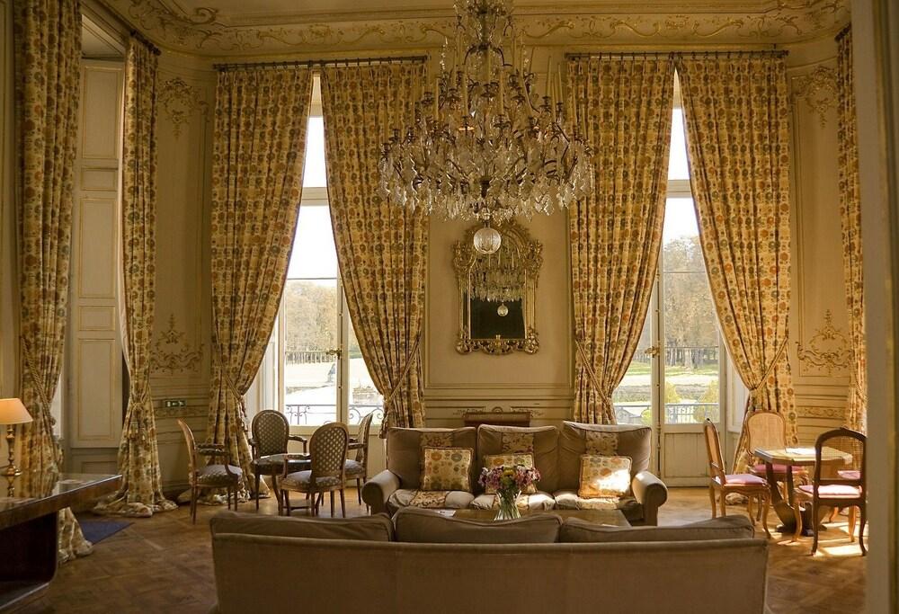 Château du Maréchal de Saxe Reception Hall