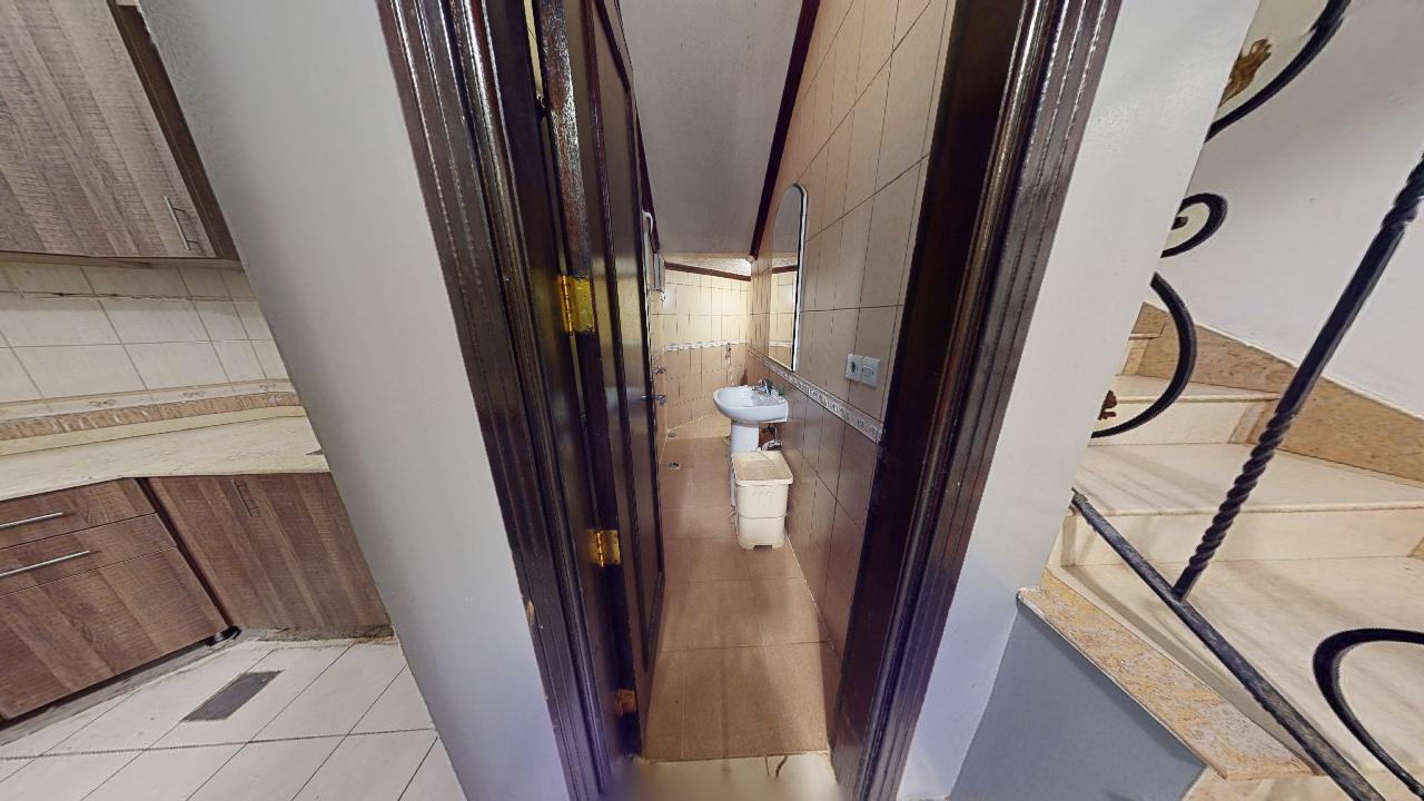 Comfy Chalet with Comfortable and Simple Furniture | 2023 Bathroom