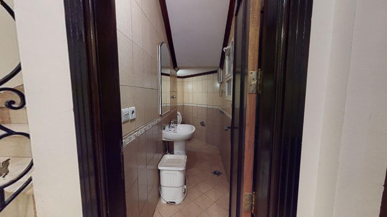 Attractive Chalet with Comfortable and Simple Furniture | 1958 Bathroom