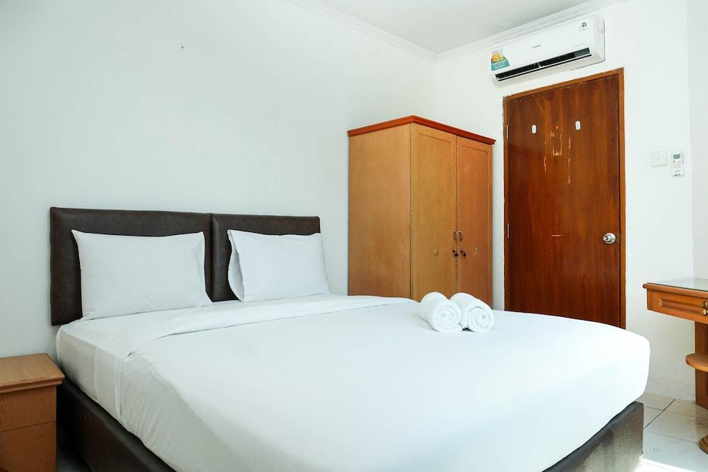 Simply 1BR Pangeran Jayakarta Apartment Featured Image