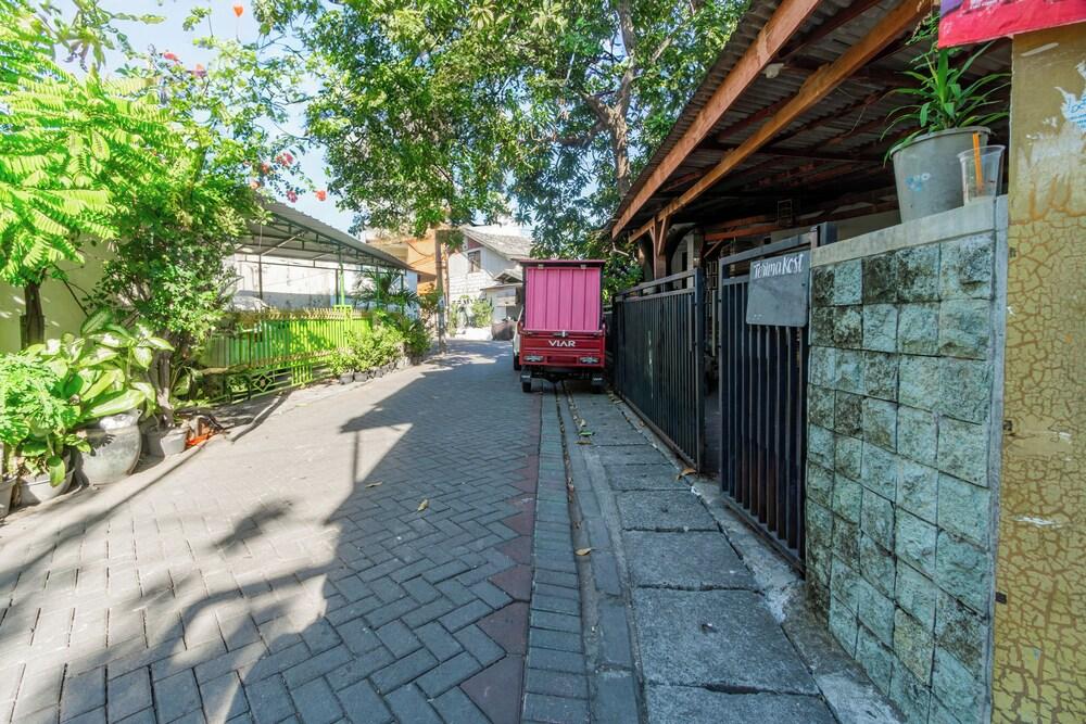 أو واي أويف 94040 أجونج هوم ستاي المنطقة الخارجية