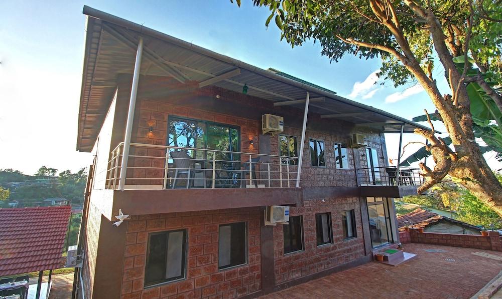 Treebo Raaya Regency Exterior