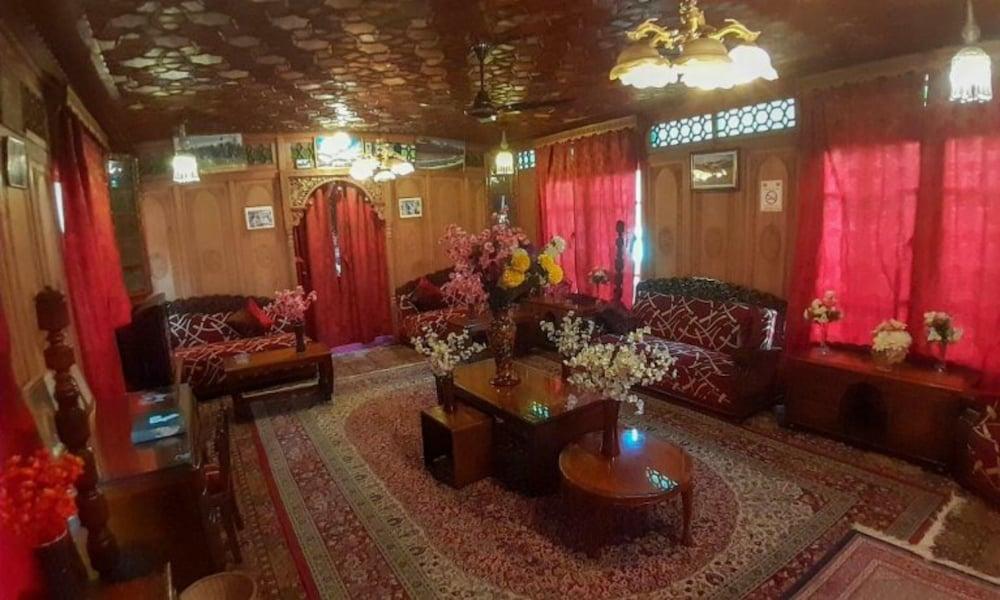 ذا فلوتينج هيريتيدج جروب منطقة الجلوس في الردهة