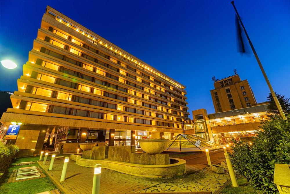 أرو بالاس هوتل