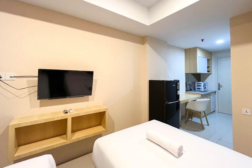 Comfy Studio Room At De Prima Apartment Medan Apartment Interior