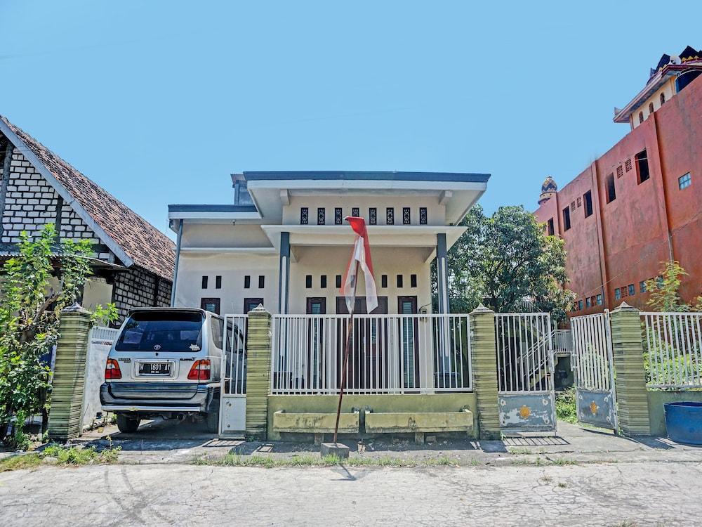 OYO Life 91600 Syariah Army Kost & Homestay