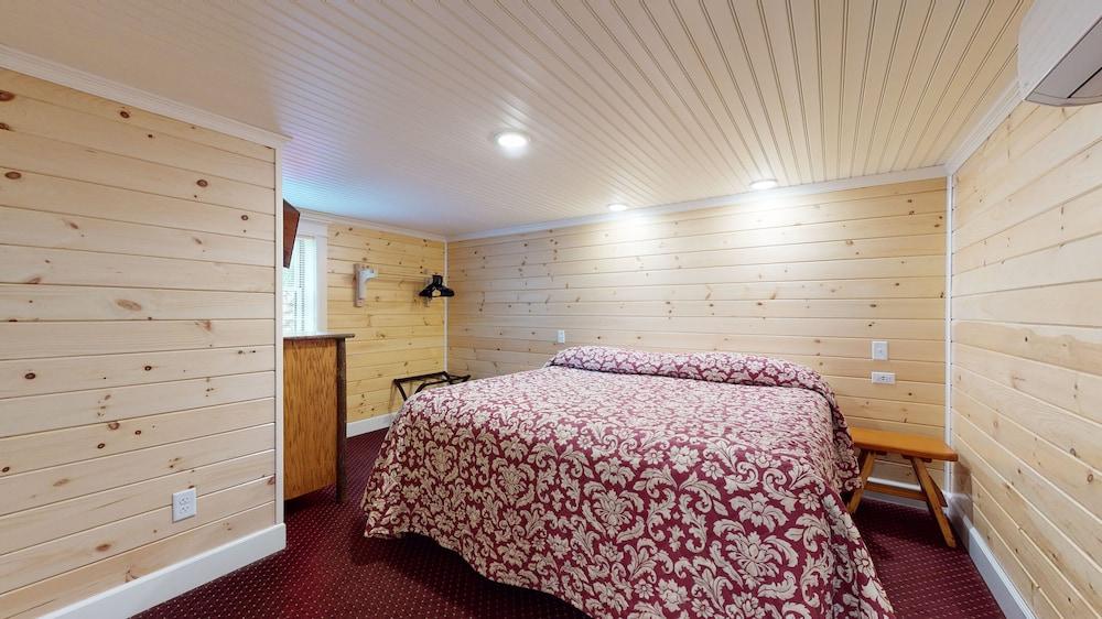 Trout House Village Resort Room