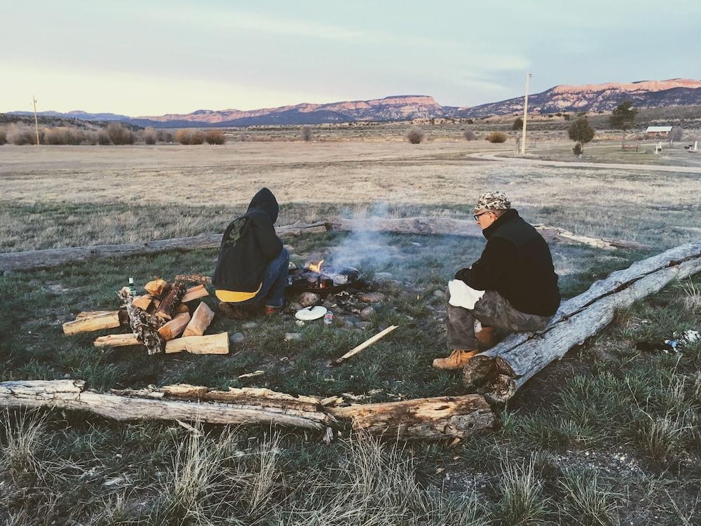 The Riverside Ranch RV Park, Motel & Campground Exterior