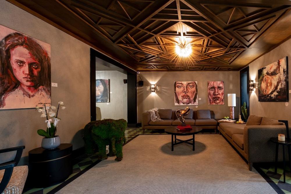 Root Karakoy Lobby Sitting Area