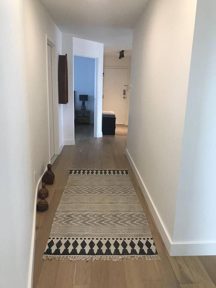 هيوج 3 بد روم كوندو ويذ أفيو داخلي